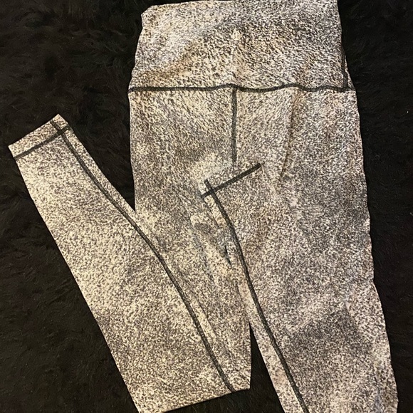 SOLD:Speckled gray and black lululemon leggings - Picture 2 of 3